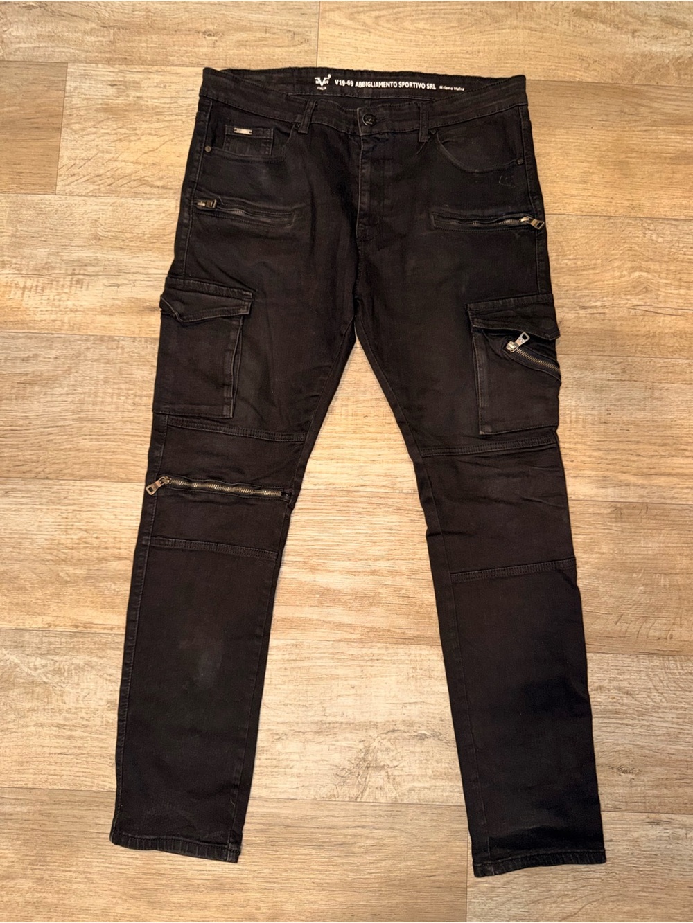 V19-69 Men’s Jeans with Zip & Flap Pockets